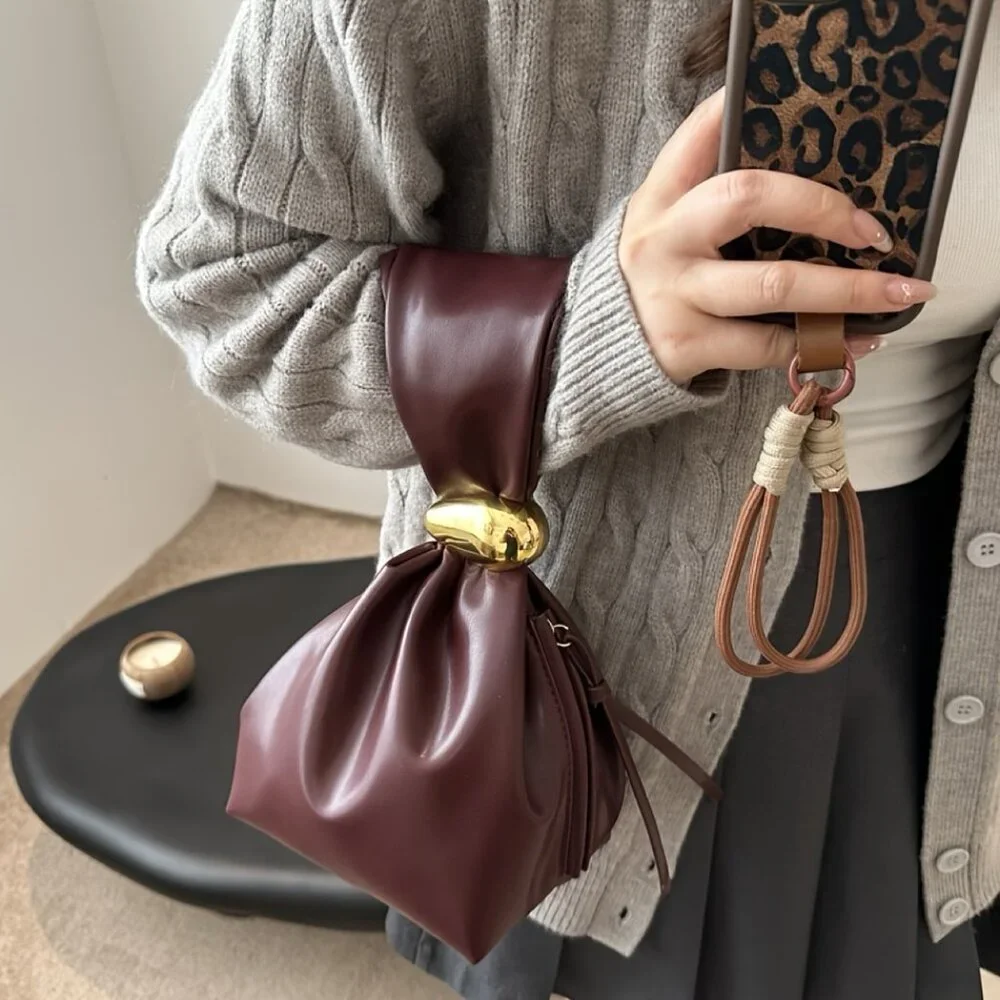 Passion of Essence fashion bucket